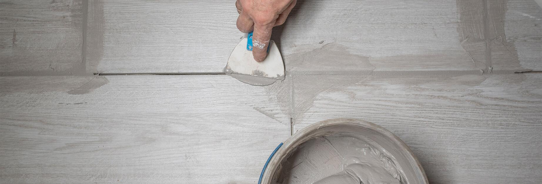 "Prenez soin de vos articulations grâce aux revêtements adaptés proposés par Affyn à La Chapelle-Launay. Nos carreleurs experts vous conseillent sur des solutions antidérapantes et ergonomiques pour un confort optimal."