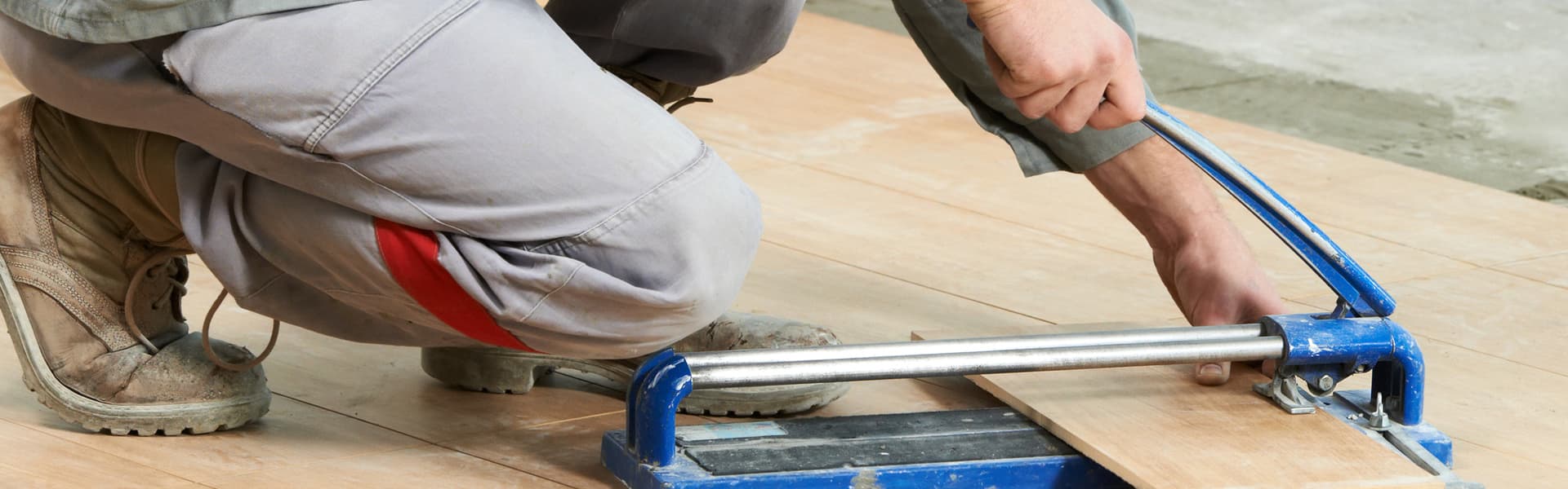 " Découvrez les dernières technologies et techniques pour des poses de carrelage précises et esthétiques. Chez Affyn à Saint-Herblain, nos carreleurs intègrent des solutions modernes pour garantir des résultats durables et élégants. "